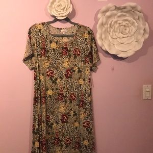 Short sleeve dress